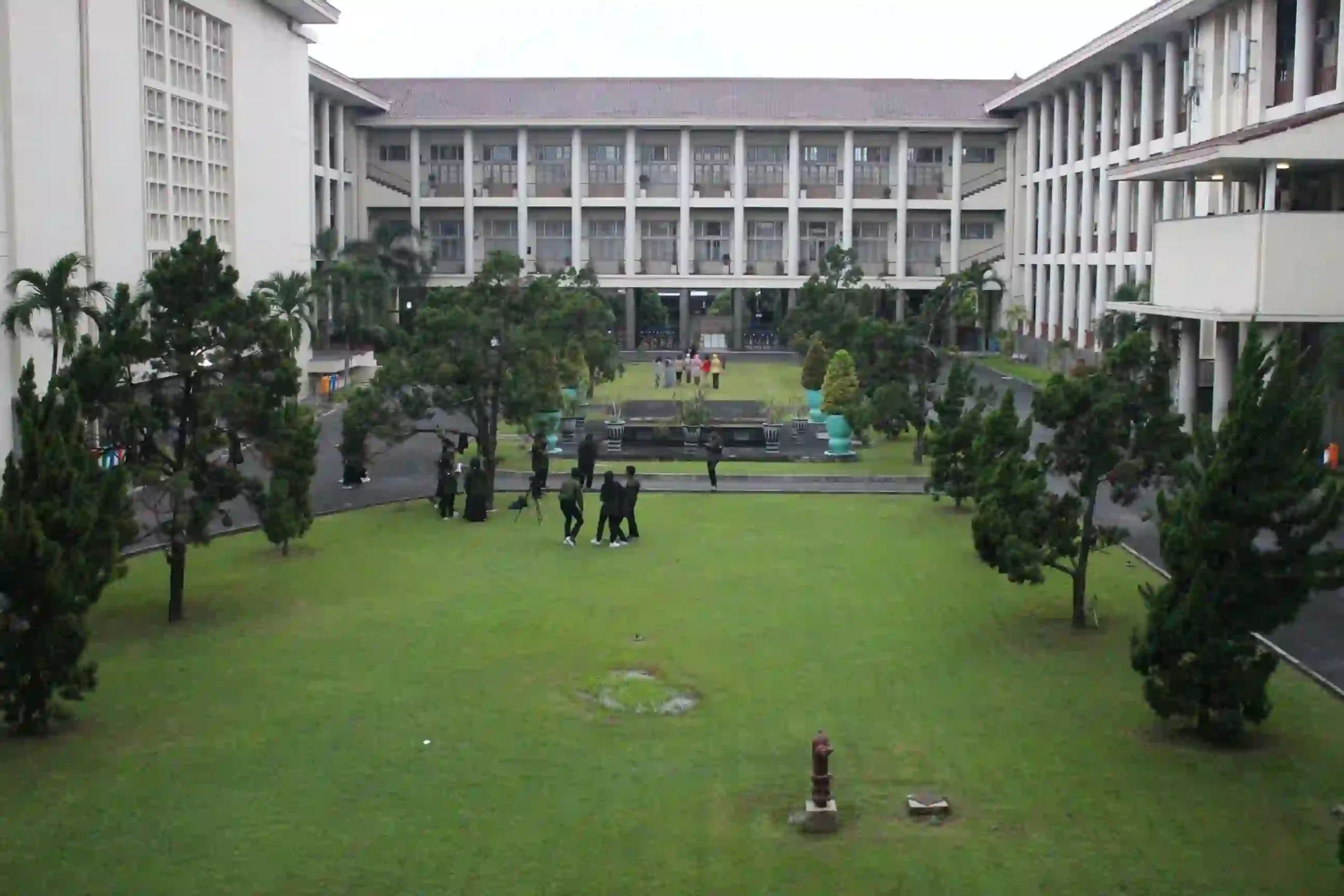 2. Universitas Gadjah Mada