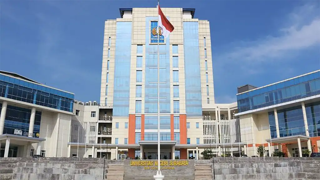 24. Universitas Negeri Surabaya