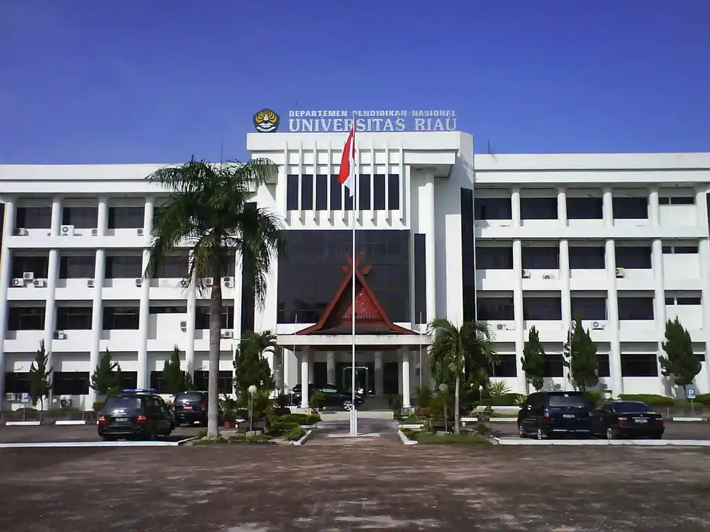 36. Universitas Riau