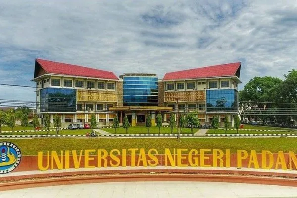 42. Universitas Negeri Padang