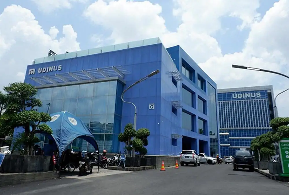 52. Universitas Dian Nuswantoro