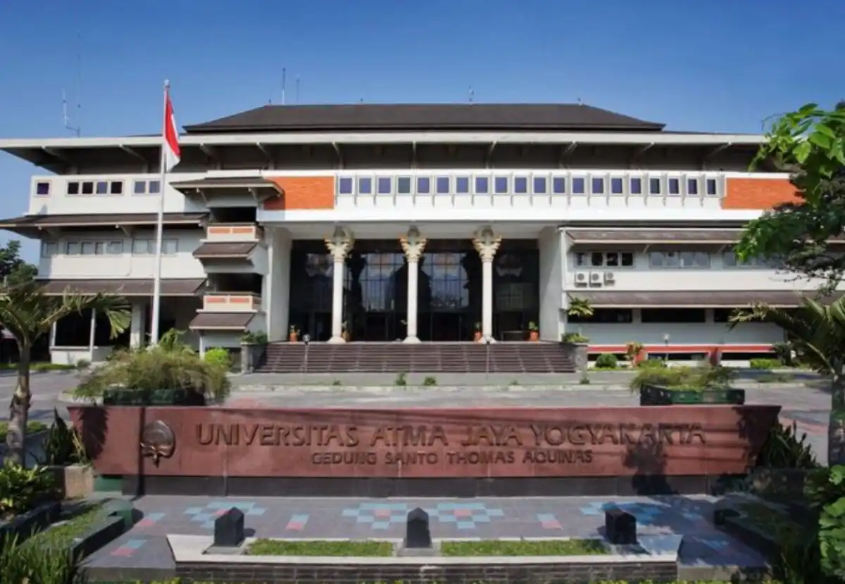 53. Universitas Atma Jaya Yogyakarta