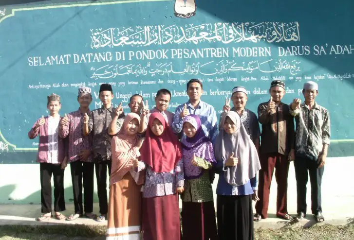 10. Pondok Pesantren Darussaadah Kiai Haji Asyikin