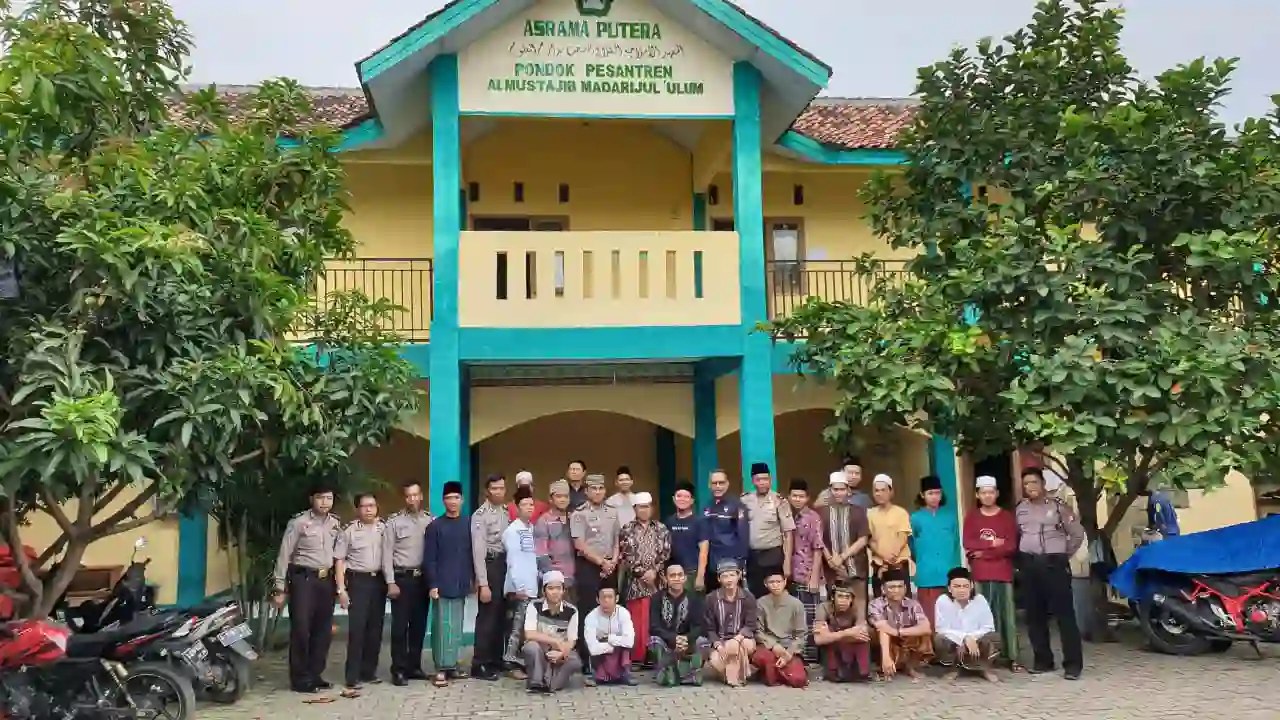 13. Ponpes Madarijul Ulum