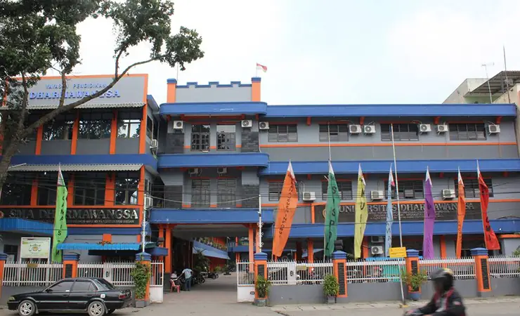 Universitas Dharmawangsa