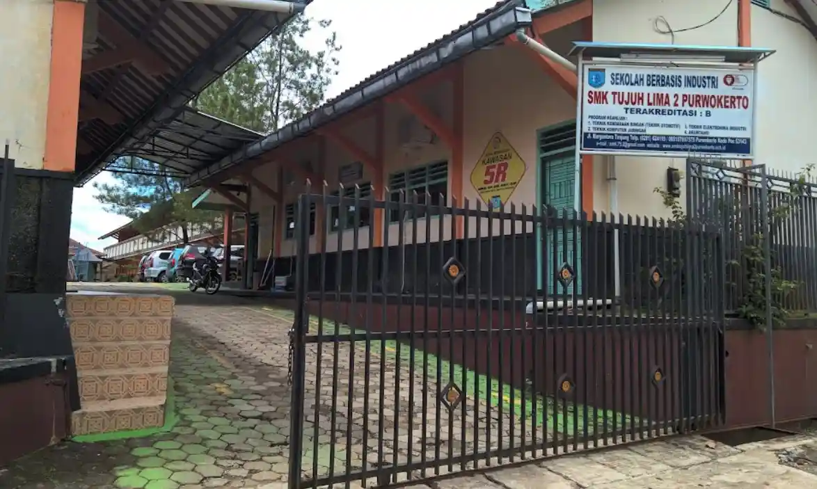 Biaya Masuk SMK Tujuh Lima 2 Purwokerto Terbaru