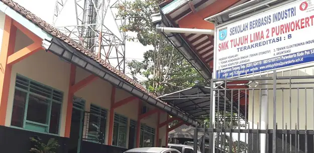 12. SMK Tujuh Lima 2 Purwokerto