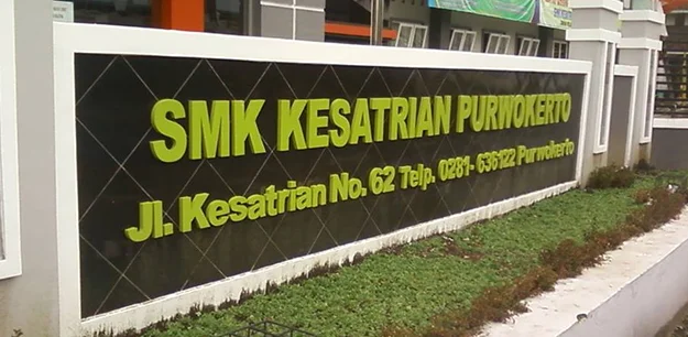 8. SMK Kesatrian Purwokerto