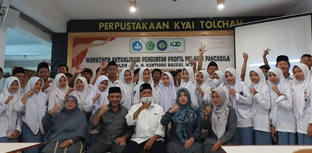 Biaya Masuk SMK Plus Almaarif Singosari Terbaru